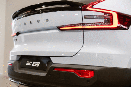 Volvo EC40 : Đuôi xe