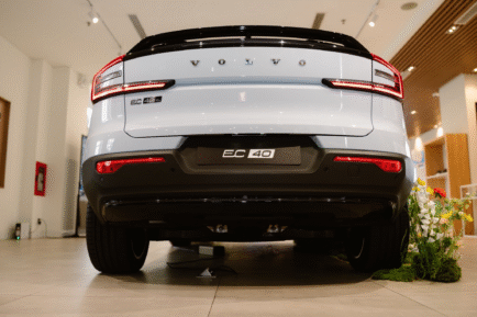 Volvo EC40 : Đuôi xe