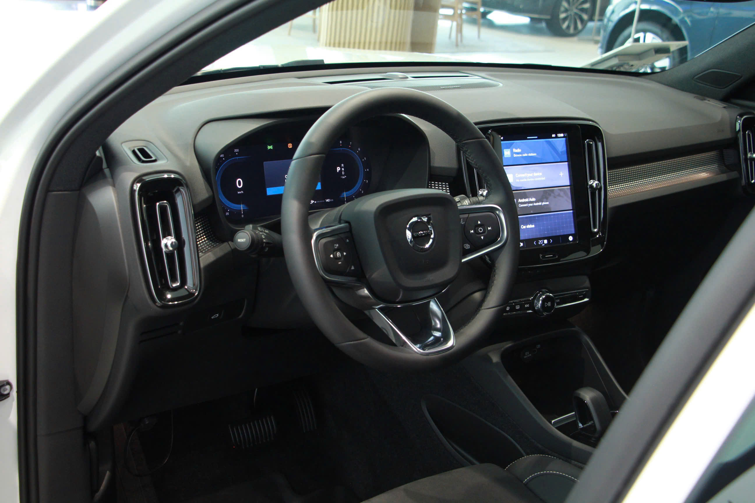 Volvo XC40 Ultra - Ảnh 13