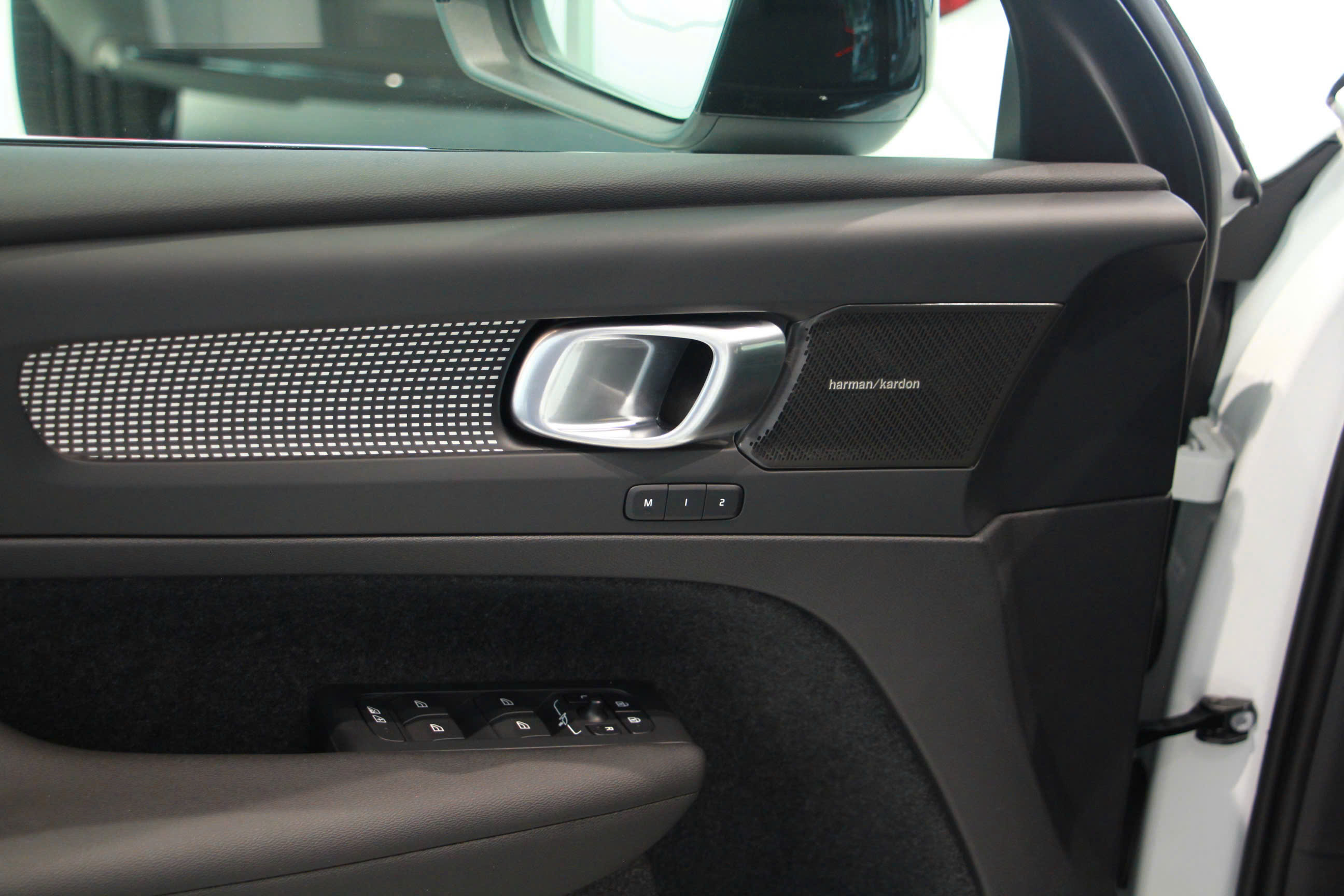 Volvo XC40 Ultra - Ảnh 7
